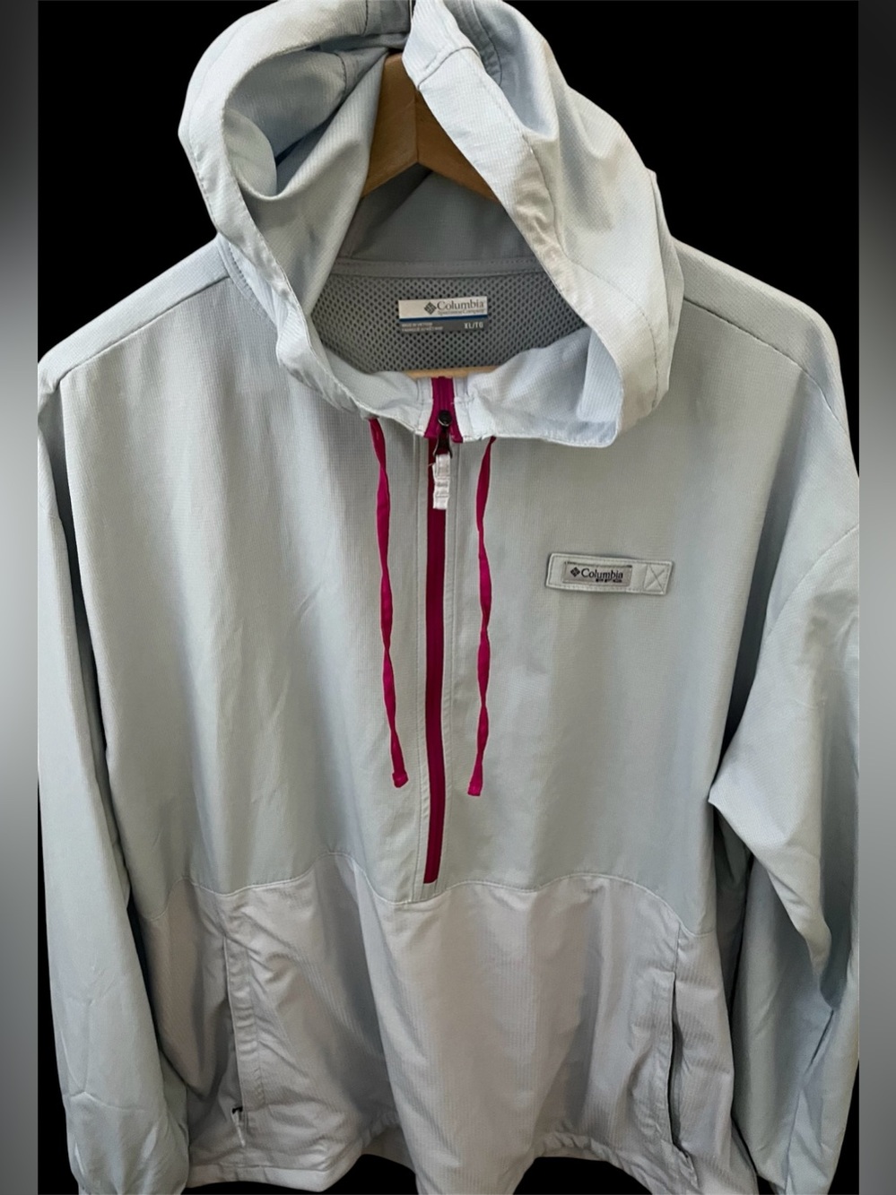 💟Women’s Columbia 1/4 zip hooded pullover- XL